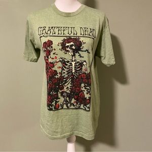 Grateful Dead Skeleton Roses Tee Medium